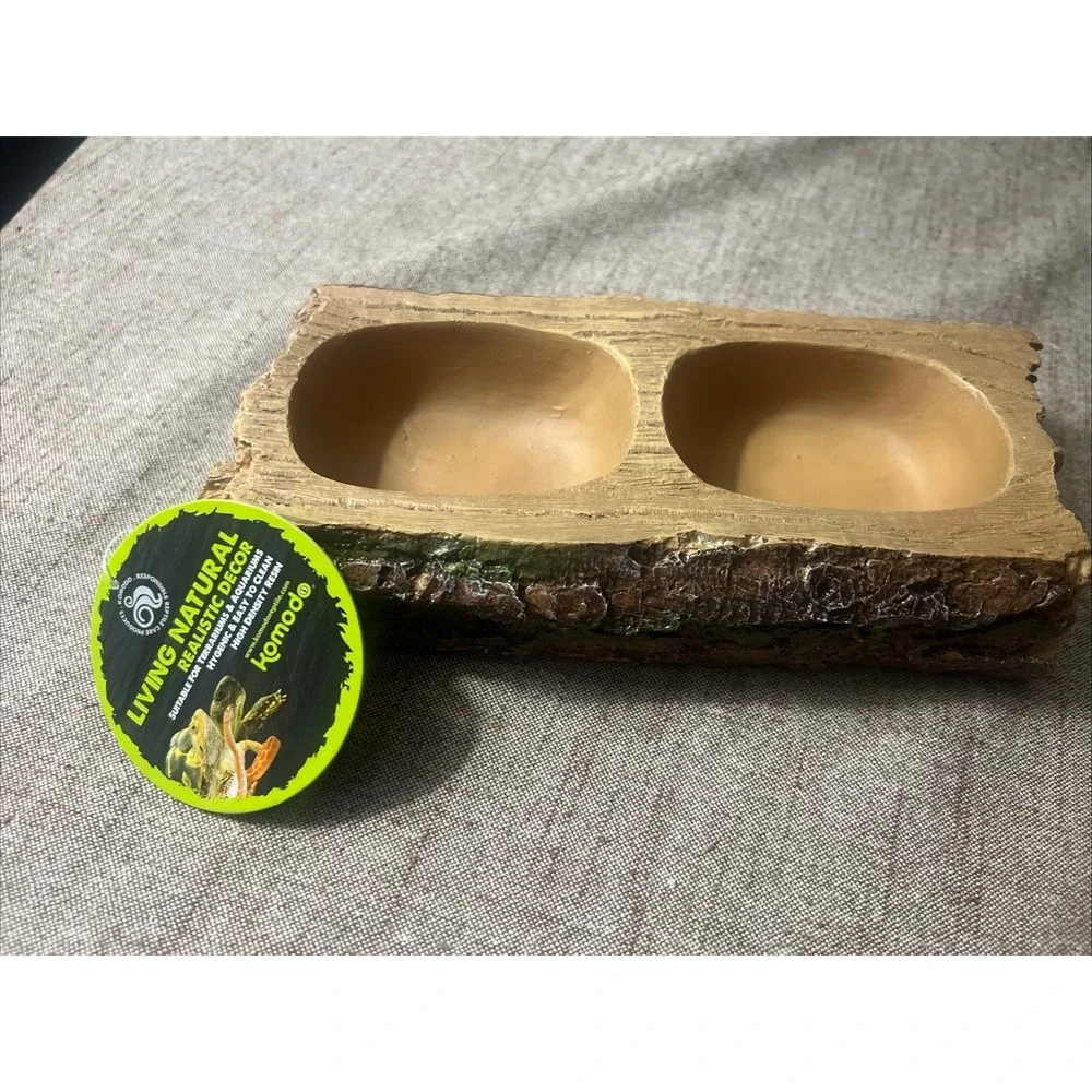 Komodo Living Natural Realistic Decor Forest Dual Feeder